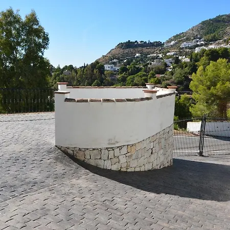 Villa 6 Bed With Sea View *