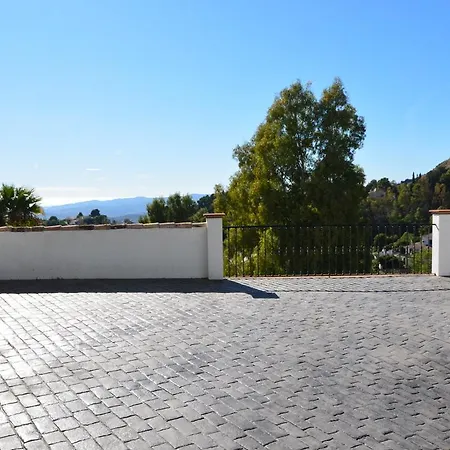 6 Bed With Sea View Villa *