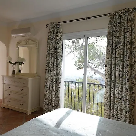 6 Bed With Sea View Villa *