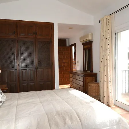 Villa 6 Bed With Sea View *
