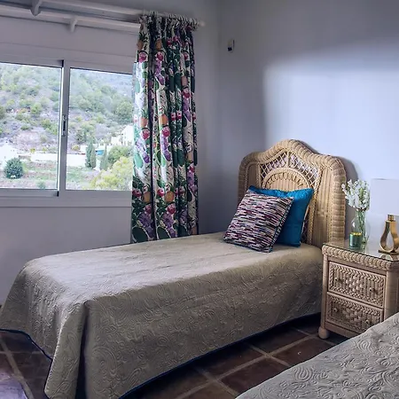 6 Bed With Sea View Villa