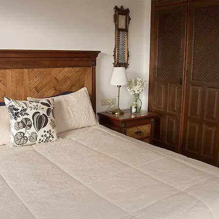 6 Bed With Sea View Villa *