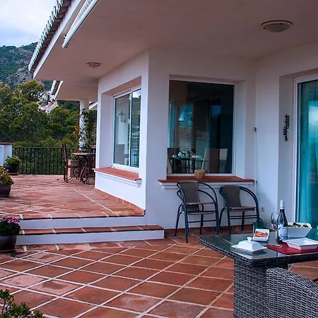 6 Bed With Sea View